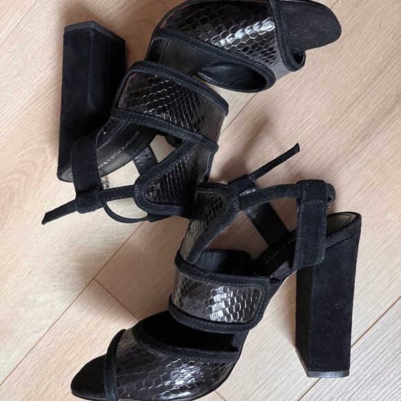 Saks Fifth Avenue Carissa Black Leather Sandals 7 M 4 1/2 inch chunky heel - Picture 1 of 16